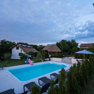 Casa din vale - Image 2
